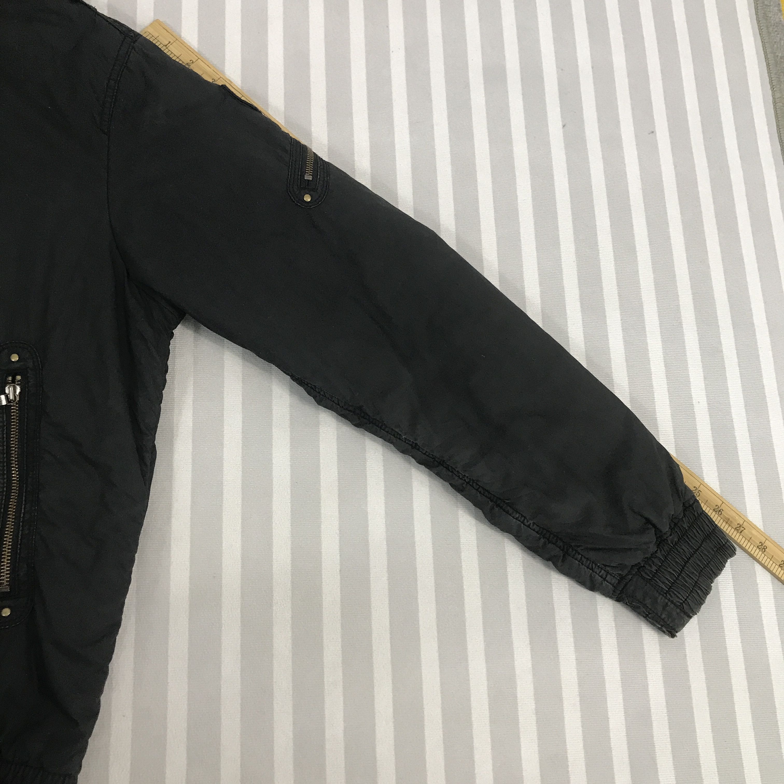 Uniqlo × Vintage Vintage Uniqlo Fur hoodie black faded style Jacket Size US XL / EU 56 / 4 - 6 Thumbnail