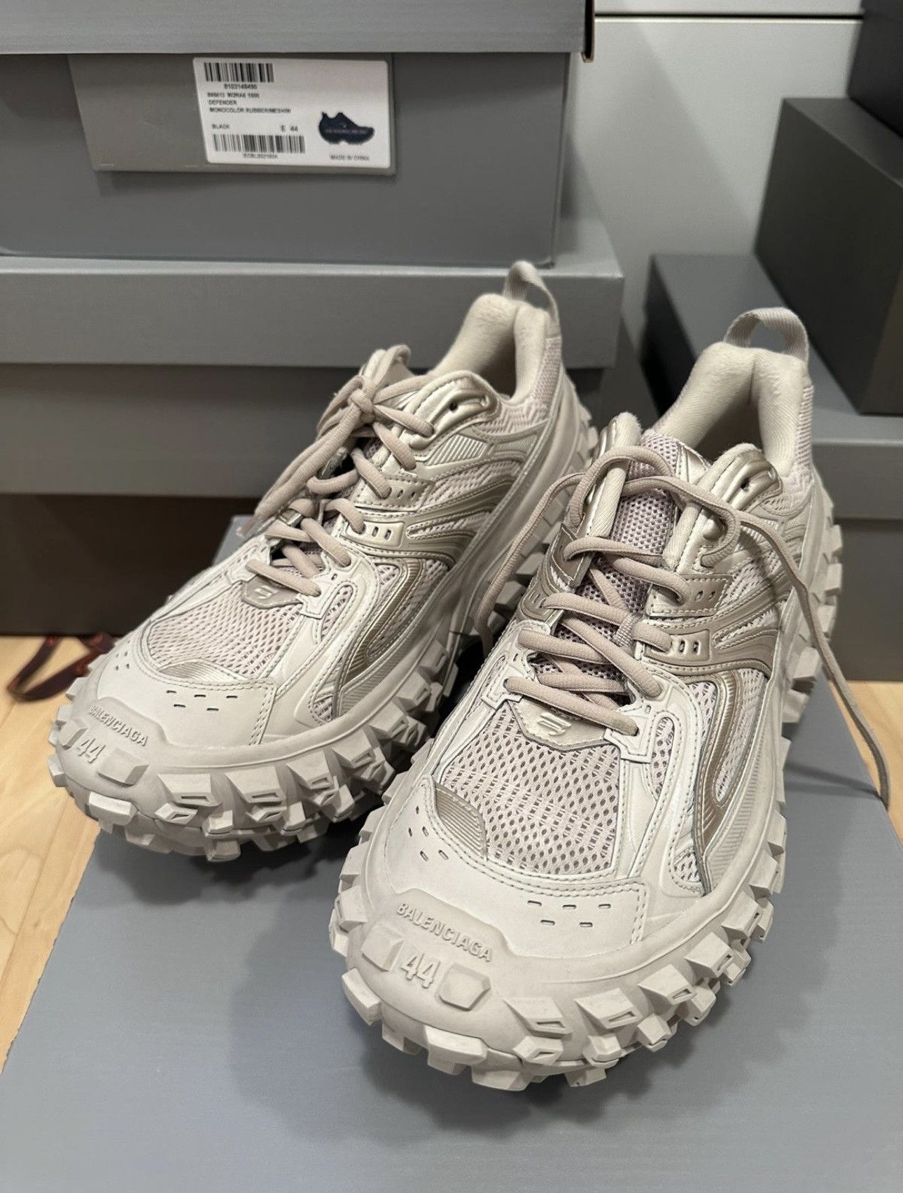 Balenciaga Balenciaga Beeige Defender Sneaker DSWT Sz.44 Size US 11 / EU 44 - 2 Thumbnail