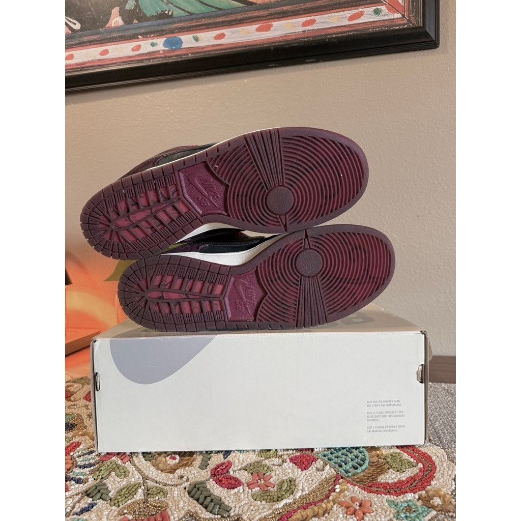 Nike Nike SB Dunk Low Riot Skateshop Mahogany Dark Beetroot Red Size US 10.5 / EU 43-44 - 6 Thumbnail