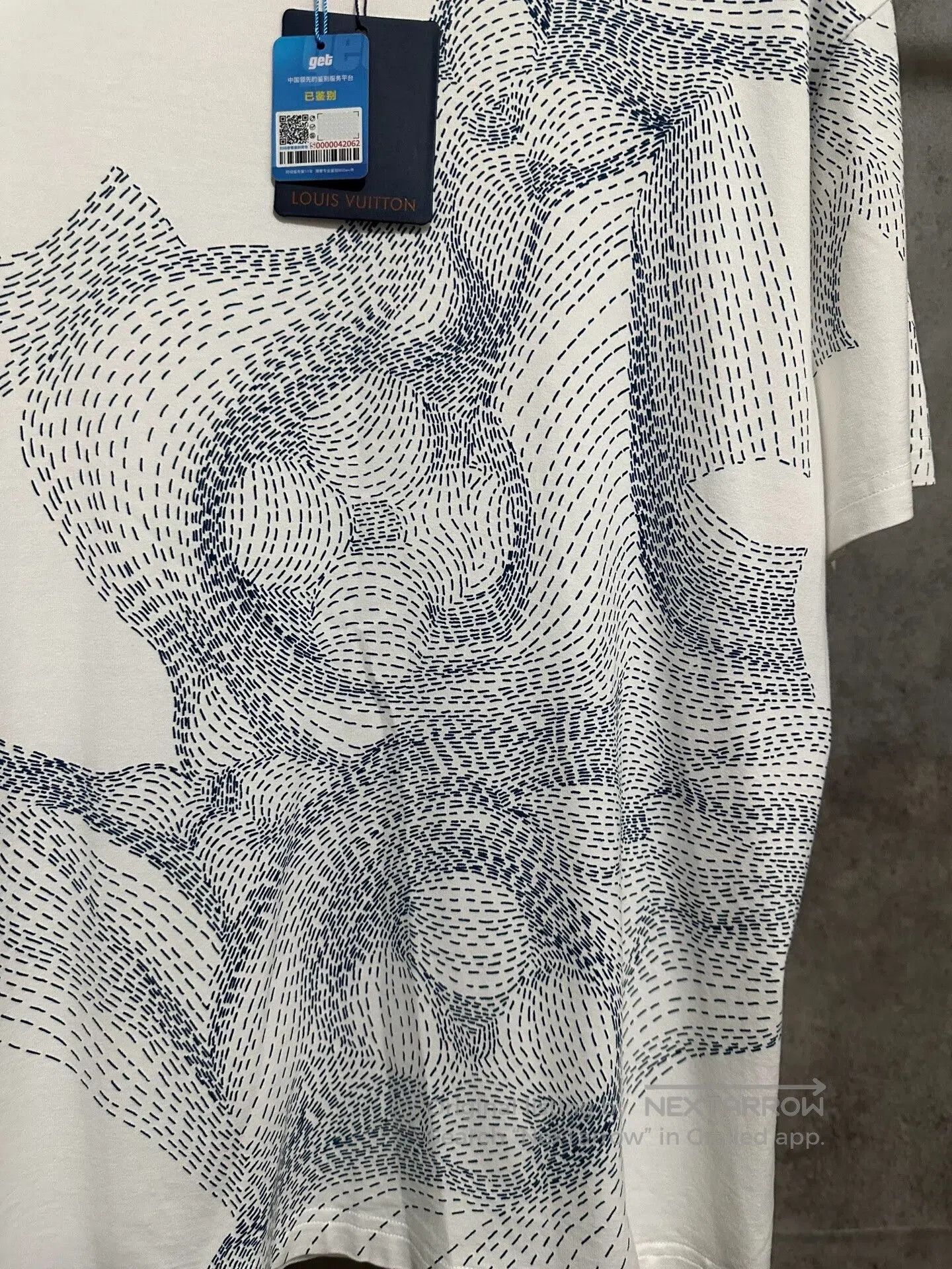 Louis Vuitton LV Three-Flower Logo Short-Sleeve T-Shirt. Size US L / EU 52-54 / 3 - 2 Thumbnail