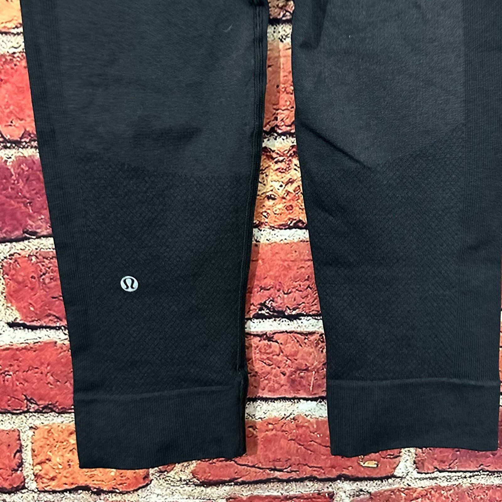 Lululemon Lululemon seamless Leggings size 4 Size 27" / US 4 / IT 40 - 4 Thumbnail