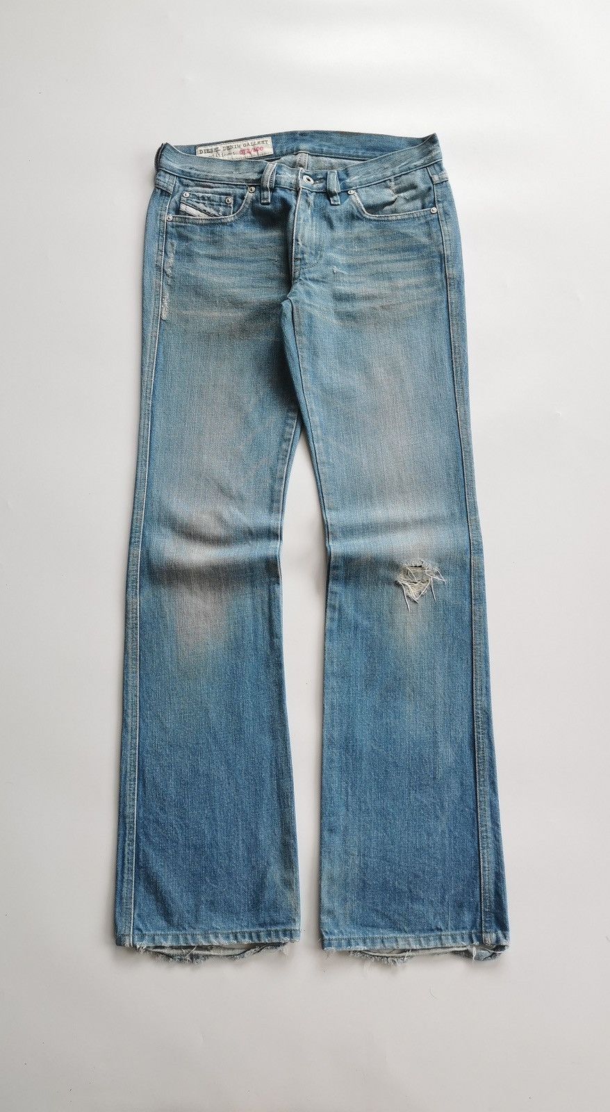 Diesel Bootcut Vintage Diesel Limited Edition Distressed Jeans Size 28" / US 6 / IT 42 - 1 Thumbnail