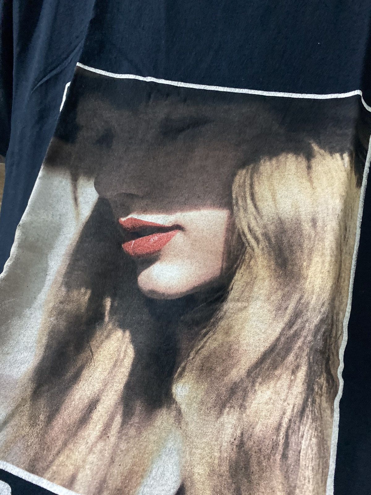Band Tees × Gildan Taylor swift red album tshirt aia company Size US M / EU 48-50 / 2 - 4 Thumbnail