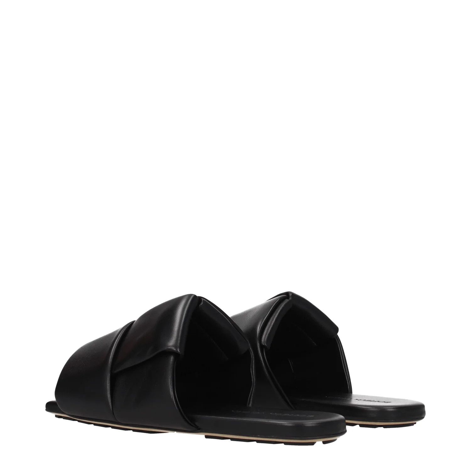 ob1o1e0325 Leather Slippers in Black