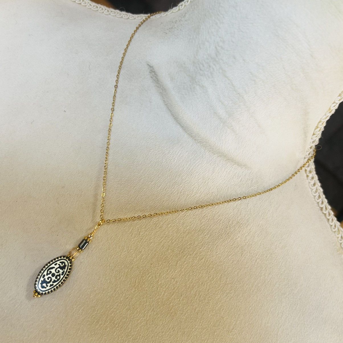 Handmade Handcrafted elegant oval art glass beaded pendant necklace Size ONE SIZE - 2 Thumbnail