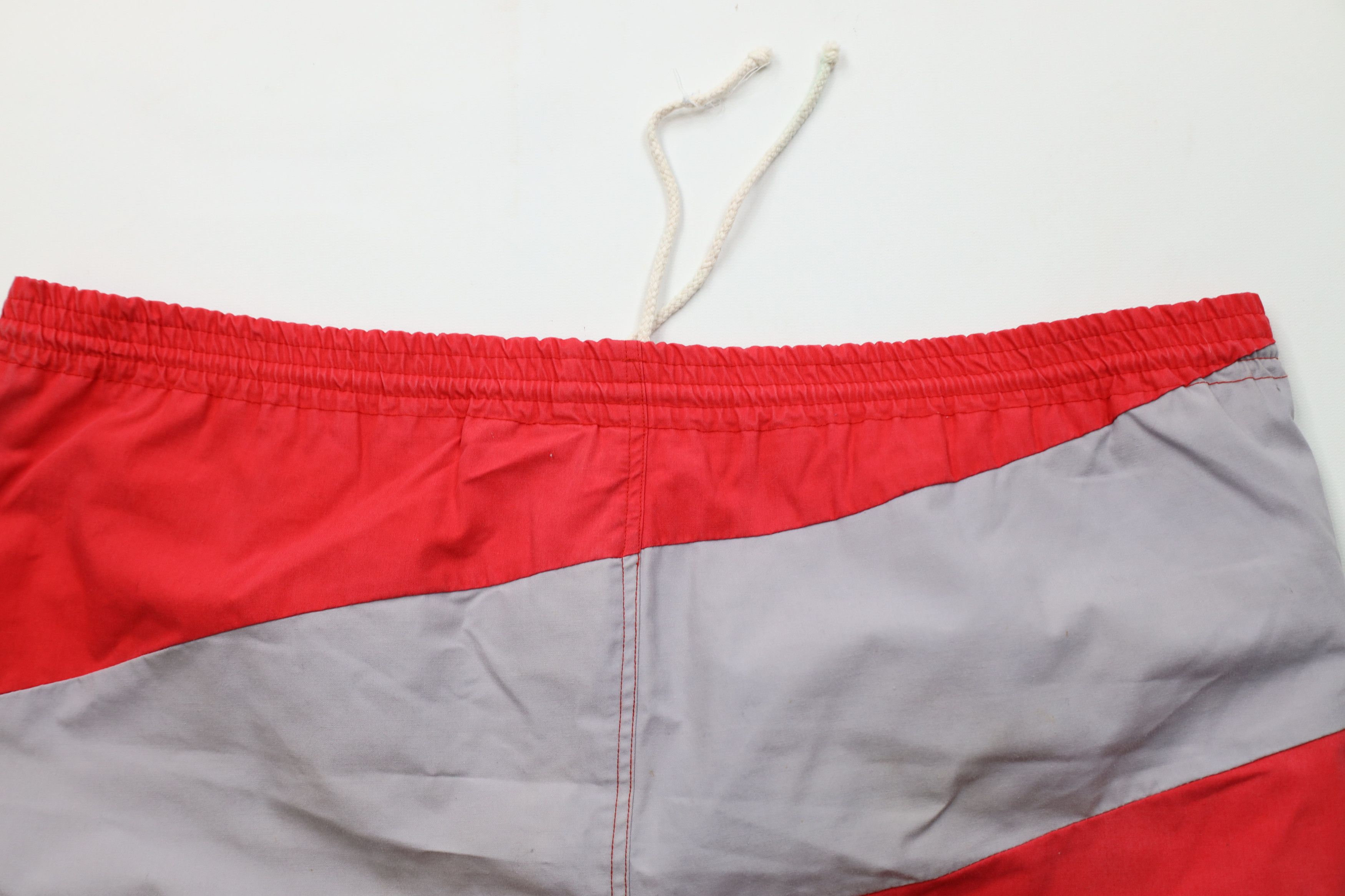 Vintage Vintage 70s 80s Streetwear Block Lined Shorts Swim Trunks Size US 38 / EU 54 - 8 Thumbnail