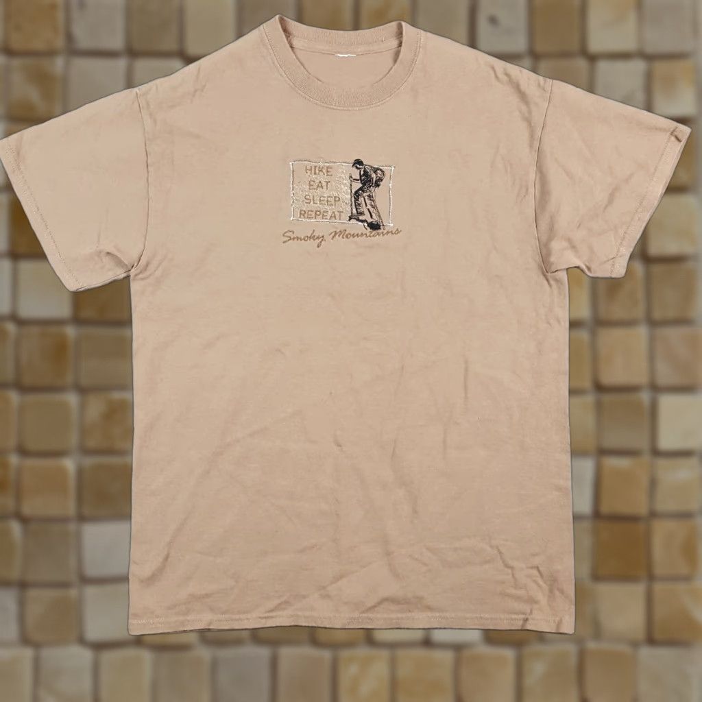 Fruit Of The Loom Vintage Smoking Mountains Hiking Outdoor Men's XL Backpacking Camping T Shirt Size US XL / EU 56 / 4 - 1 Thumbnail