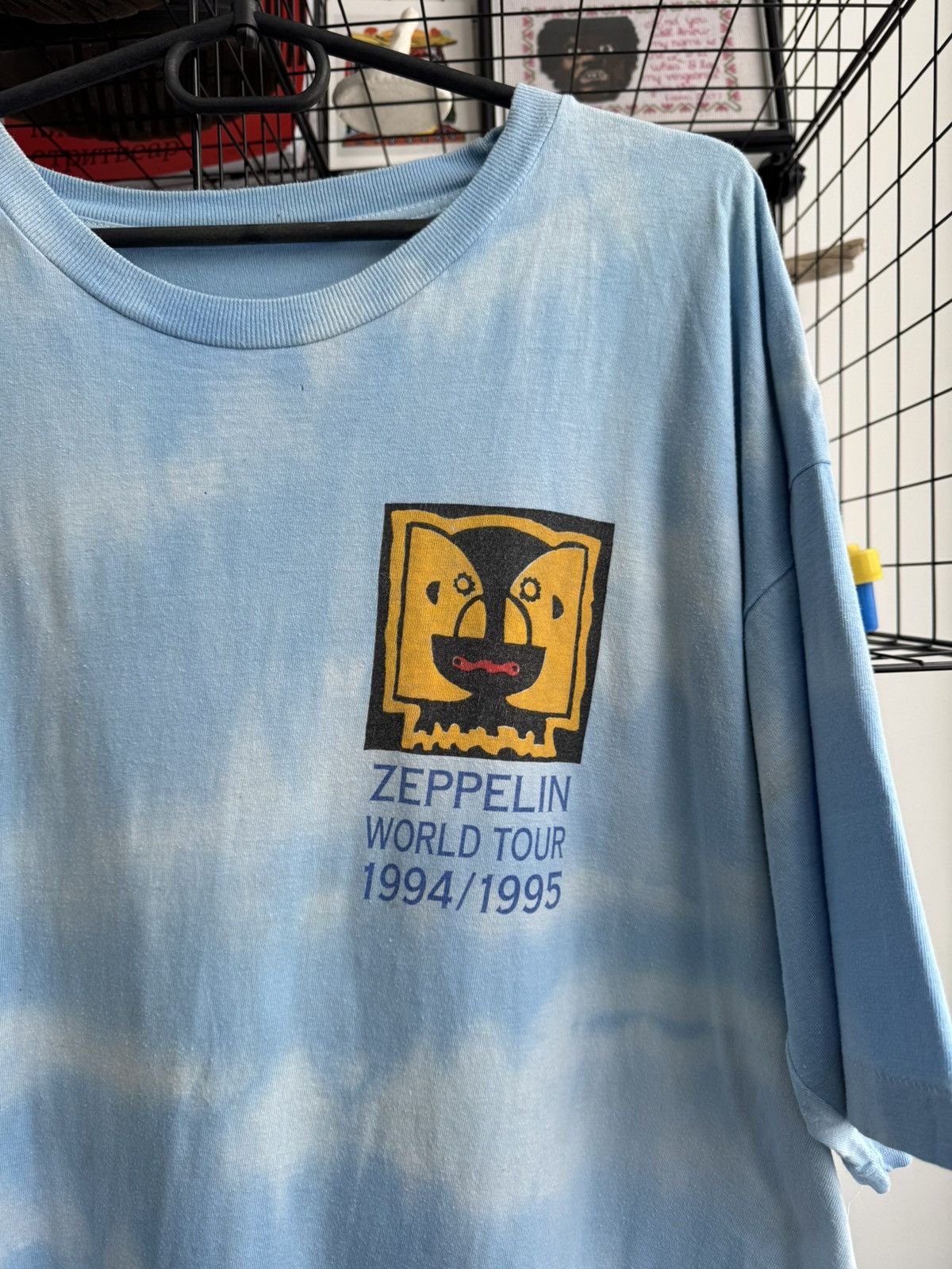 Pink Floyd RARE Vintage 1994 /95 Pink Floyd Zeppelin World Tour Tee Size US XXL / EU 58 / 5 - 6 Thumbnail