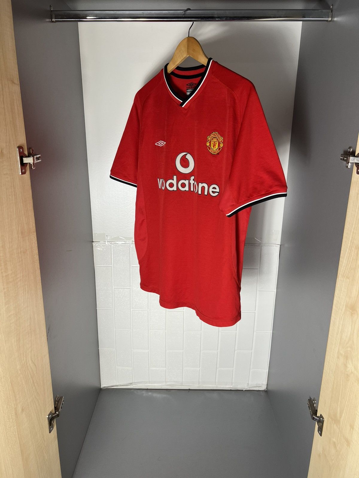 Umbro VINTAGE UMBRO FC MANCHESTER UNITED ENGLAND SOCCER JERSEY 90s Size US L / EU 52-54 / 3 - 7 Thumbnail