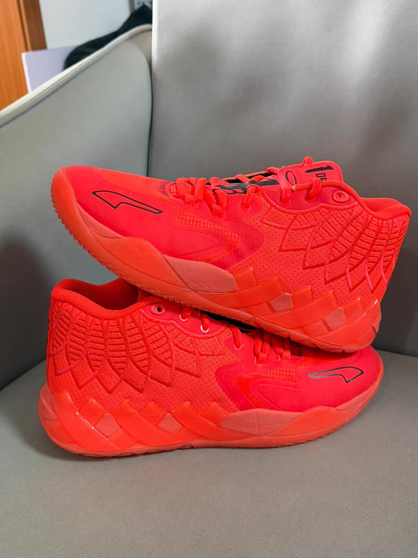Puma PUMA MB.01, LaMelo Ball 1st signature basketball shoe Ｑ20 Size US 9.5 / EU 42-43 - 1 Thumbnail