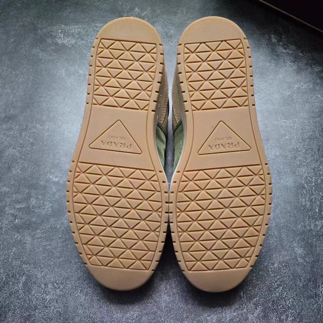 Prada PRADA Downtown mint green 5/39 sneakers worn once Size US 6 / EU 39 - 7 Thumbnail