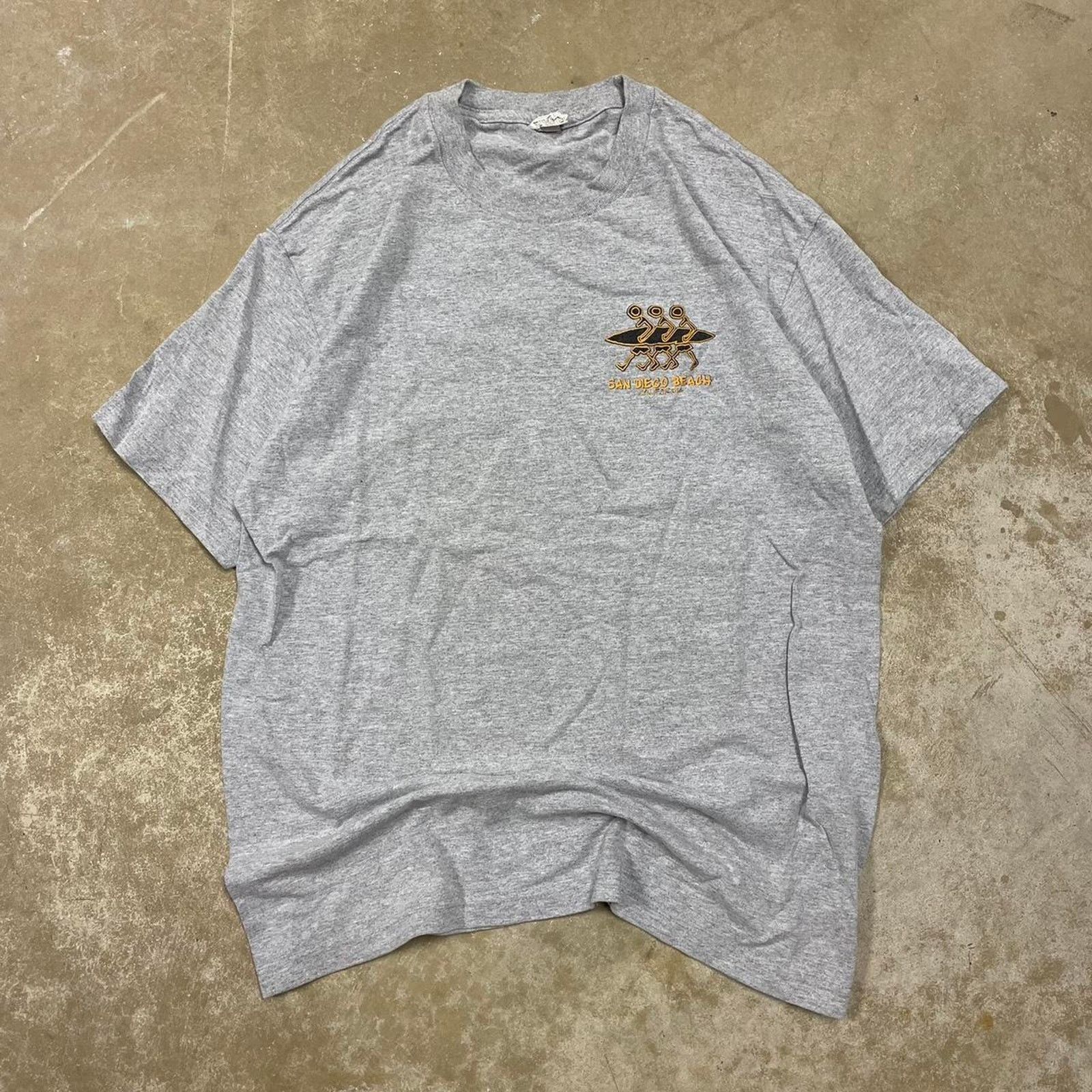 AAA 90s San Diego Beach California grey tee size large Size US L / EU 52-54 / 3 - 2 Thumbnail
