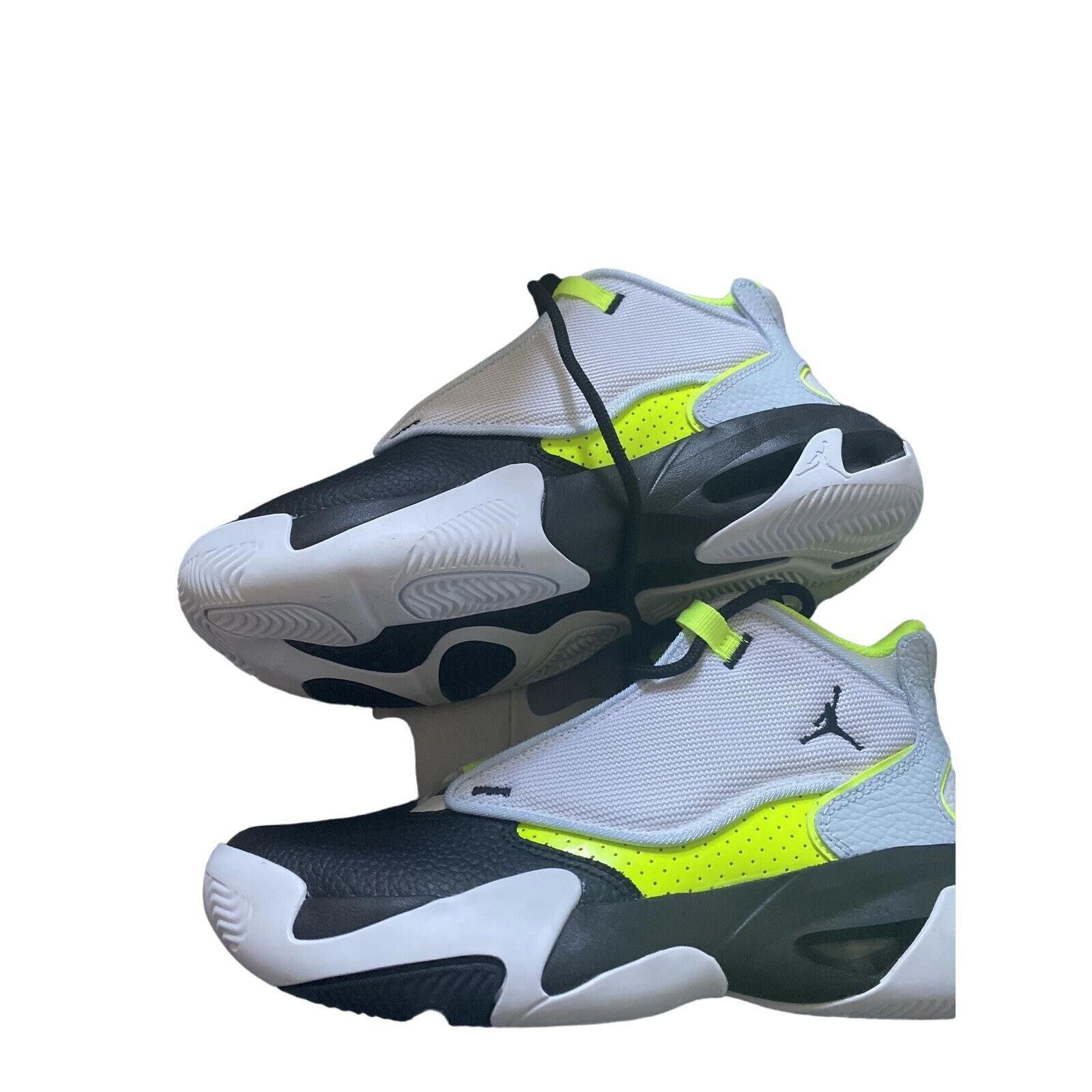 Nike Jordan Max Aura 4 (GS) --SZ 5 Size US 5 / EU 37 - 4 Thumbnail