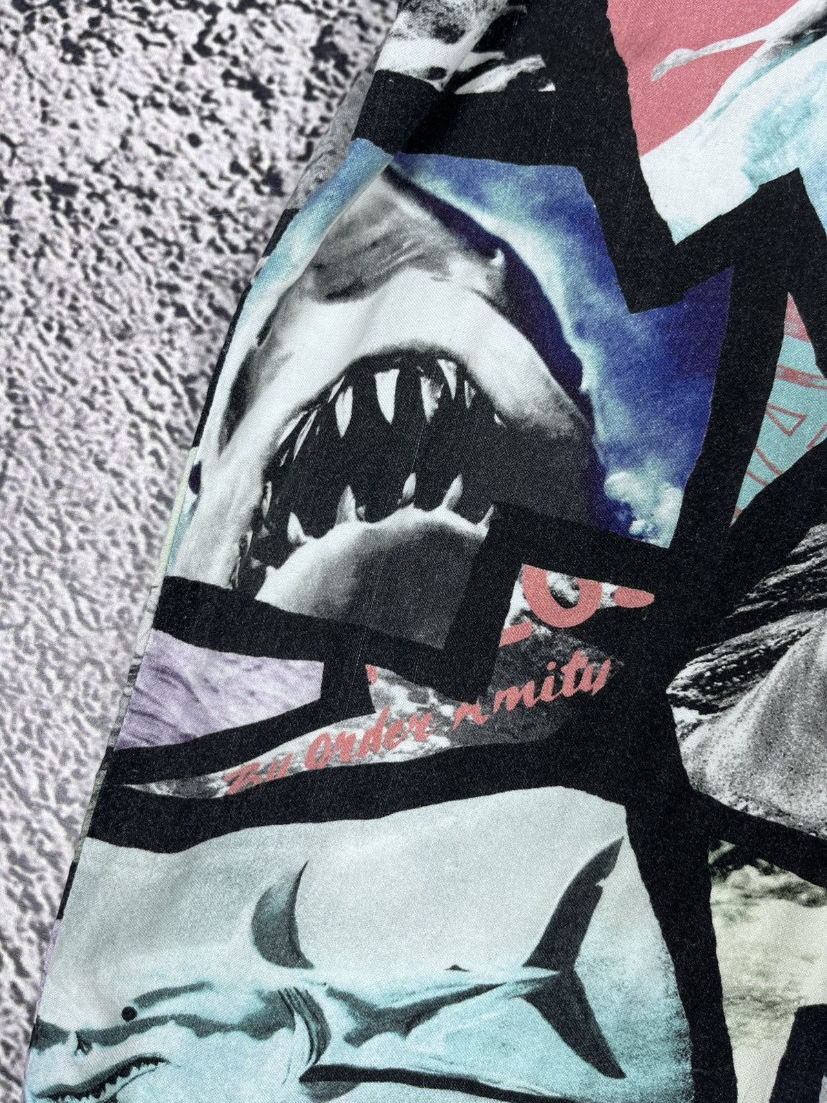 Japanese Brand JAWS Hawaiian Shirt Full Logo Y2K Movie Size US L / EU 52-54 / 3 - 5 Thumbnail