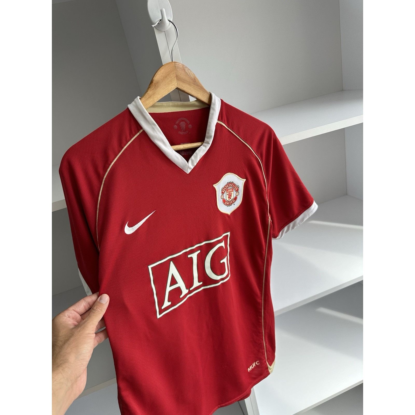 Nike MANCHESTER UNITED 2006 2007 HOME FOOTBALL SHIRT SOCCER Size US M / EU 48-50 / 2 - 8 Thumbnail