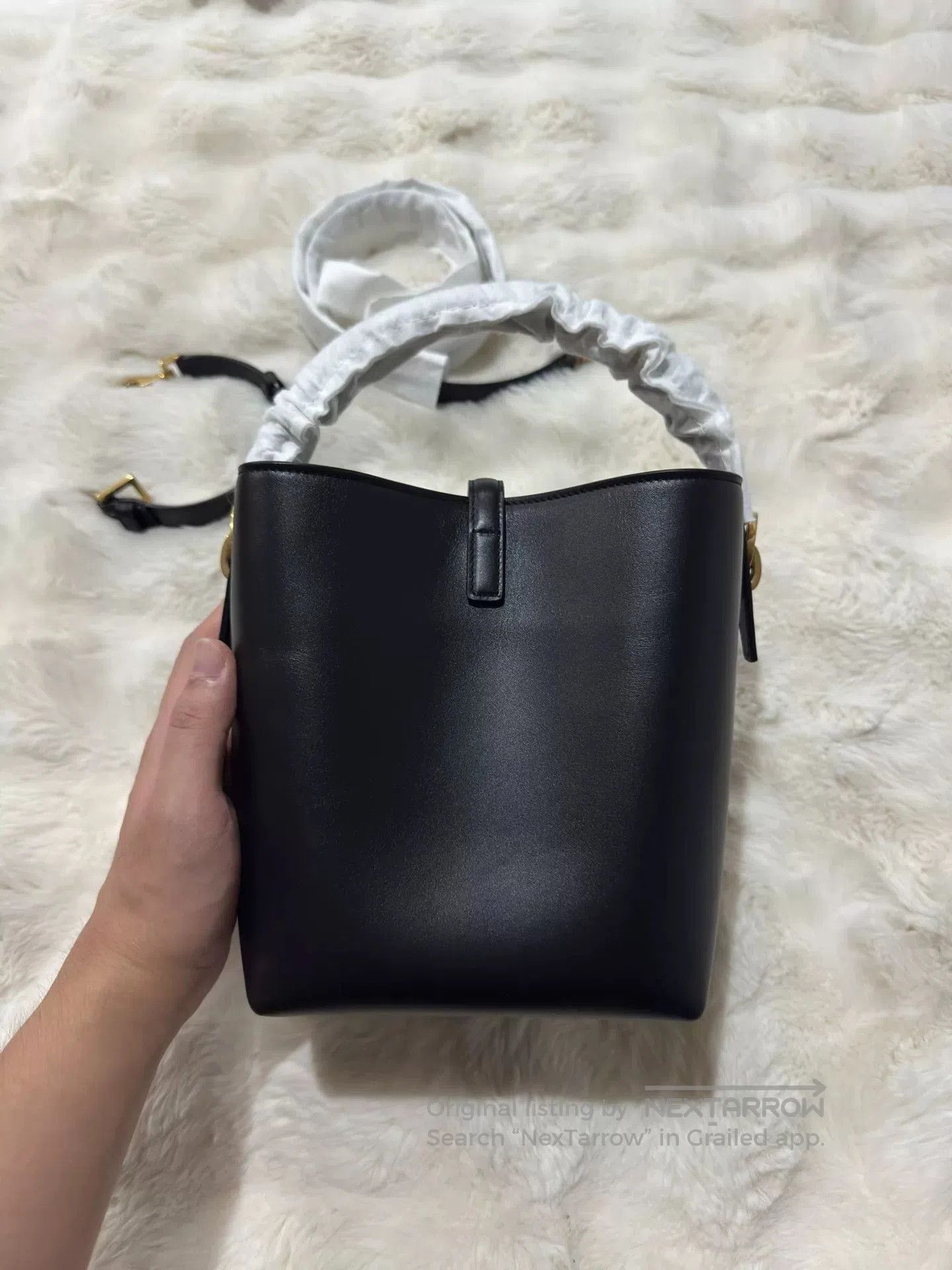 Yves Saint Laurent Saint Laurent Le37 Hobo Bag. Size ONE SIZE - 3 Thumbnail