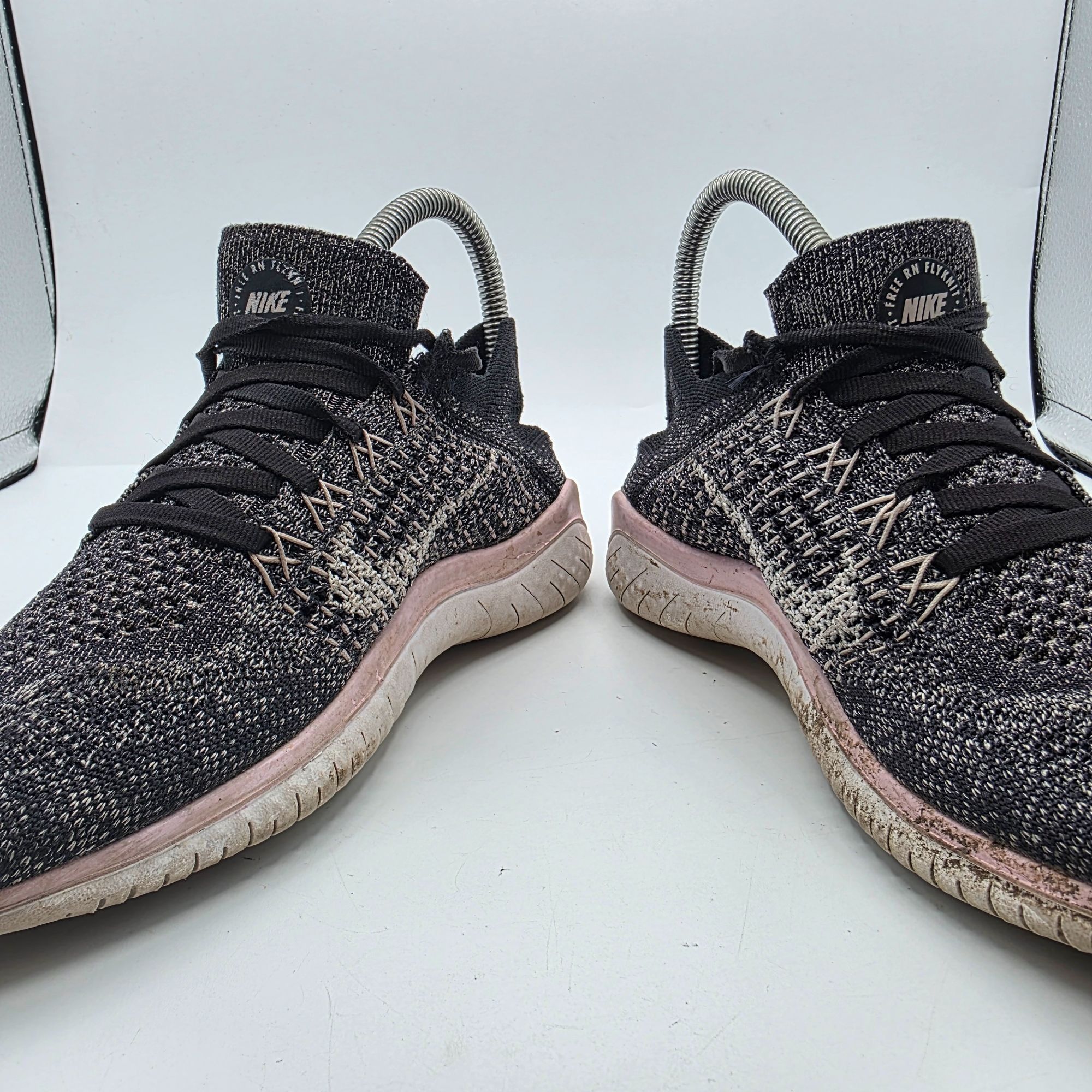 Nike Nike Free RN Flyknit 2018 Womens Size 7 Black Pink Athletic Size US 7 / IT 37 - 3 Thumbnail