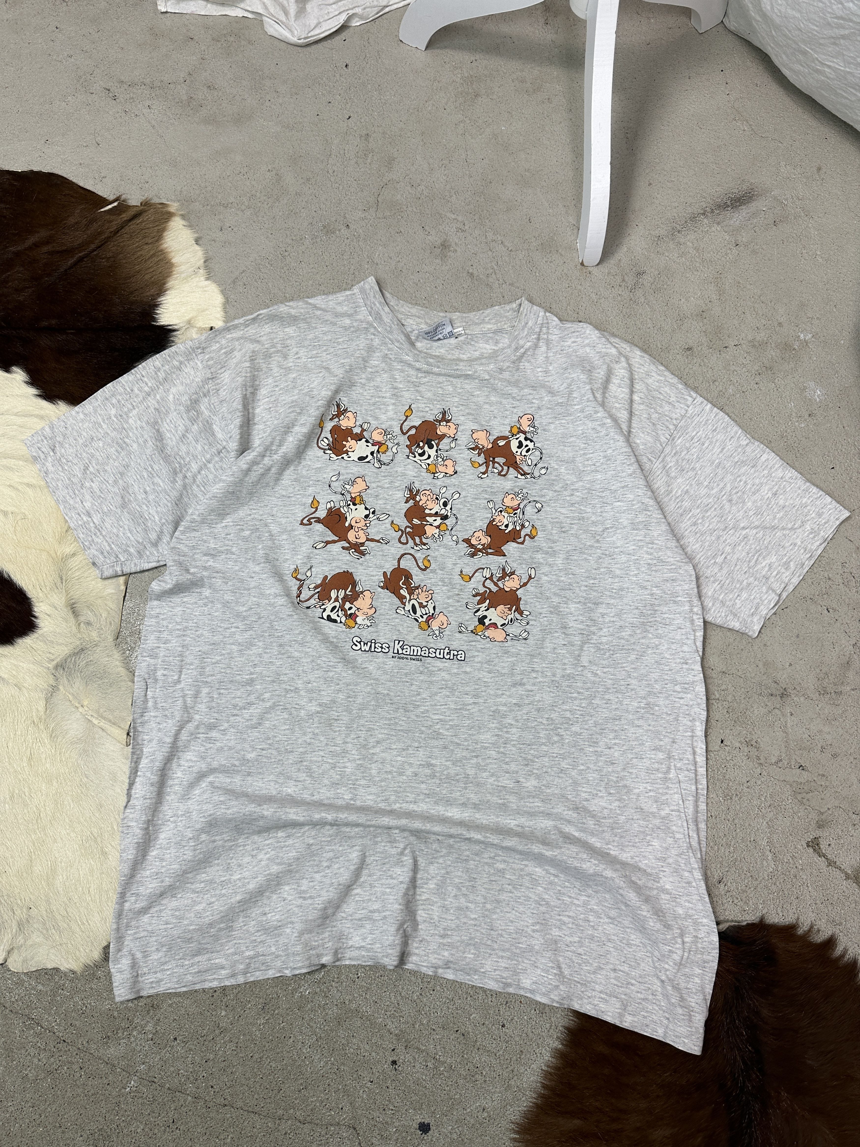 Vintage Vintage Skater Old School Swiss Kamasutra T-shirt 90s Size US XL / EU 56 / 4 - 1 Thumbnail