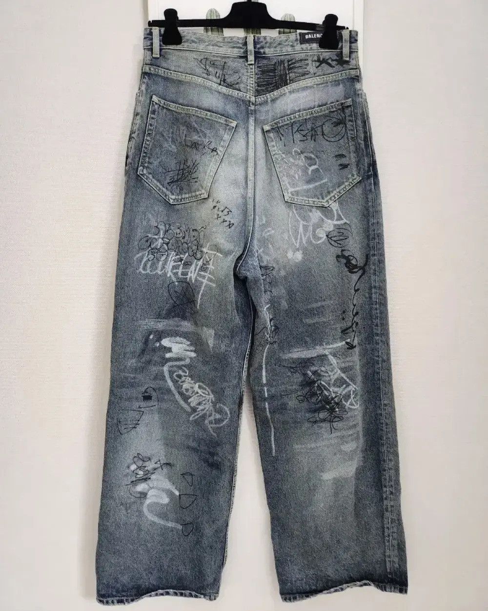 Balenciaga Balenciaga Mud Show Graffiti Jeans Size US 32 / EU 48 - 2 Thumbnail