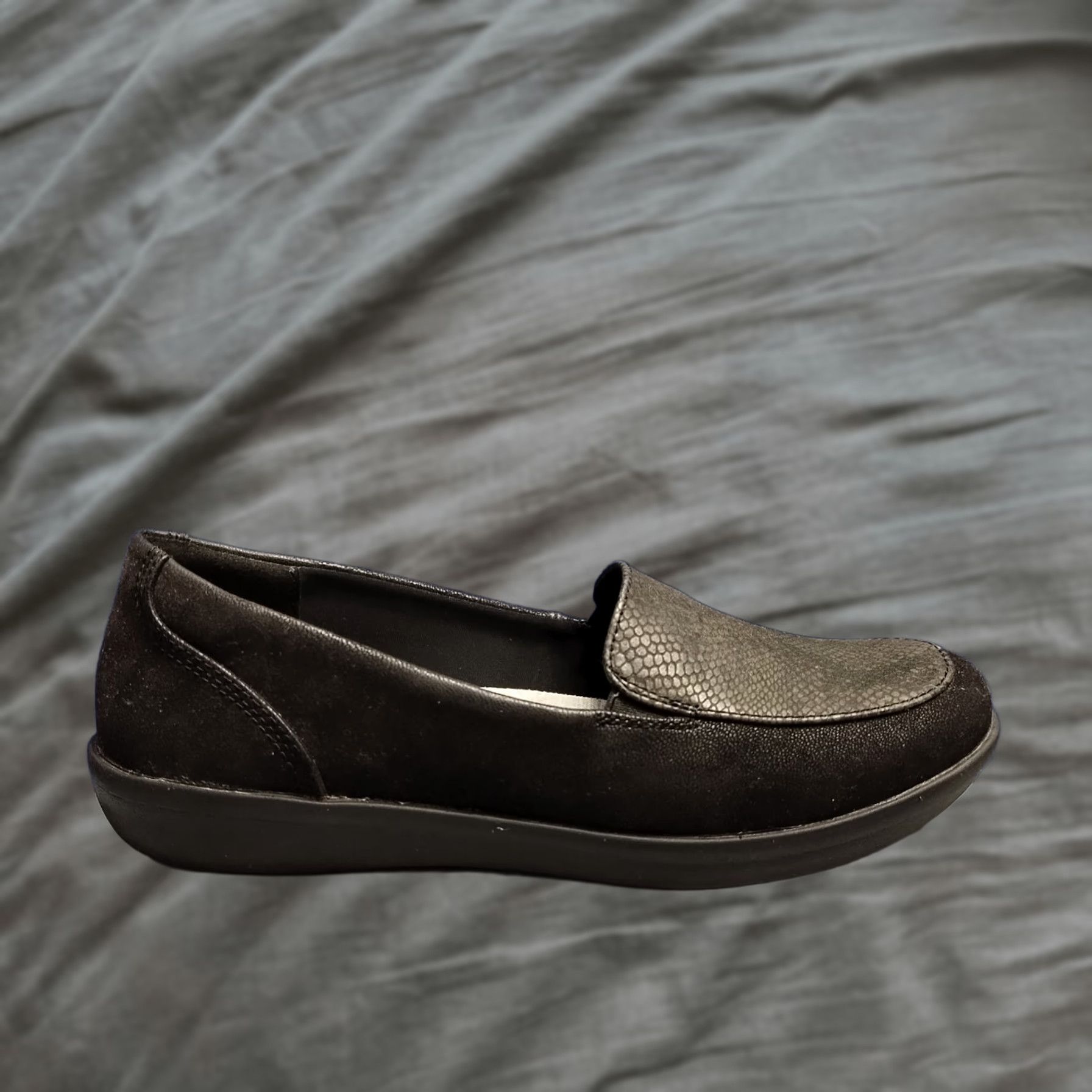 Clarks Clarks Cloudsteppers Ayla River Loafers Women 6M Black Snake Print Slip On Flat Shoes Women Size 6 Size US 6 / IT 36 - 1 Thumbnail
