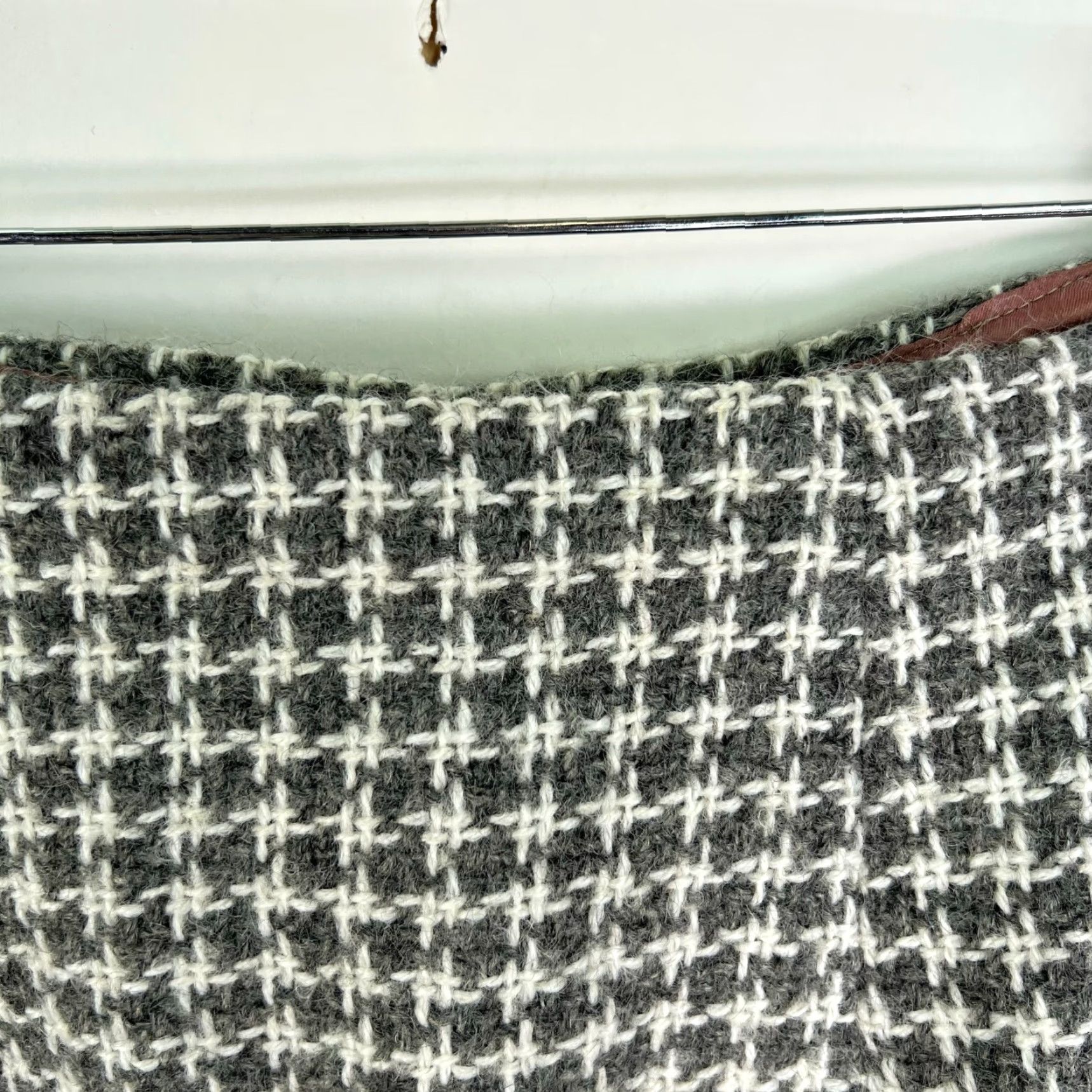 Vintage VINTAGE Dalton Houndstooth Wool Skirt Women's Midi Skirt M Black White Fully Lined Side Zip Velcro? Wait no. Must only use original words.""" Size 32" / US 10 / IT 46 - 3 Thumbnail