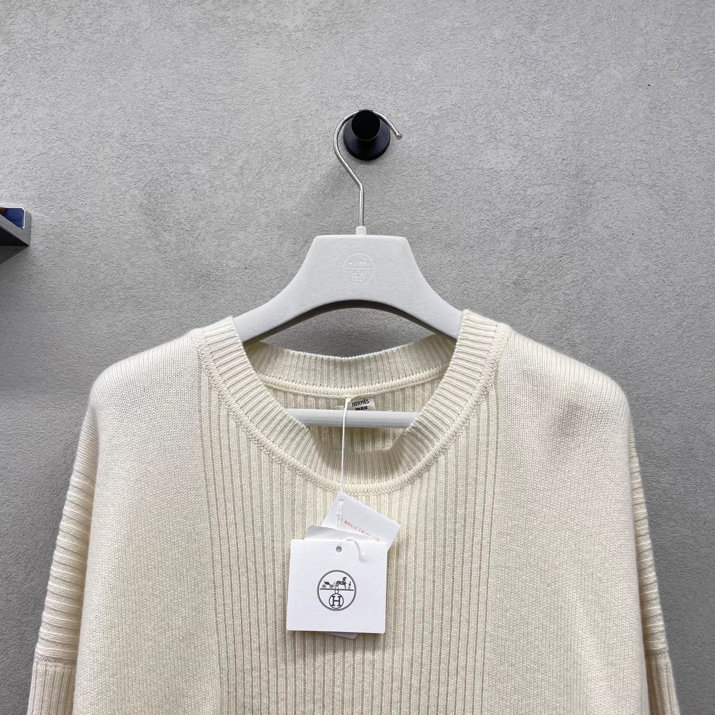 Hermes New Hermes Cream Knit Sweater Size 36 Size XS / US 0-2 / IT 36-38 - 4 Thumbnail