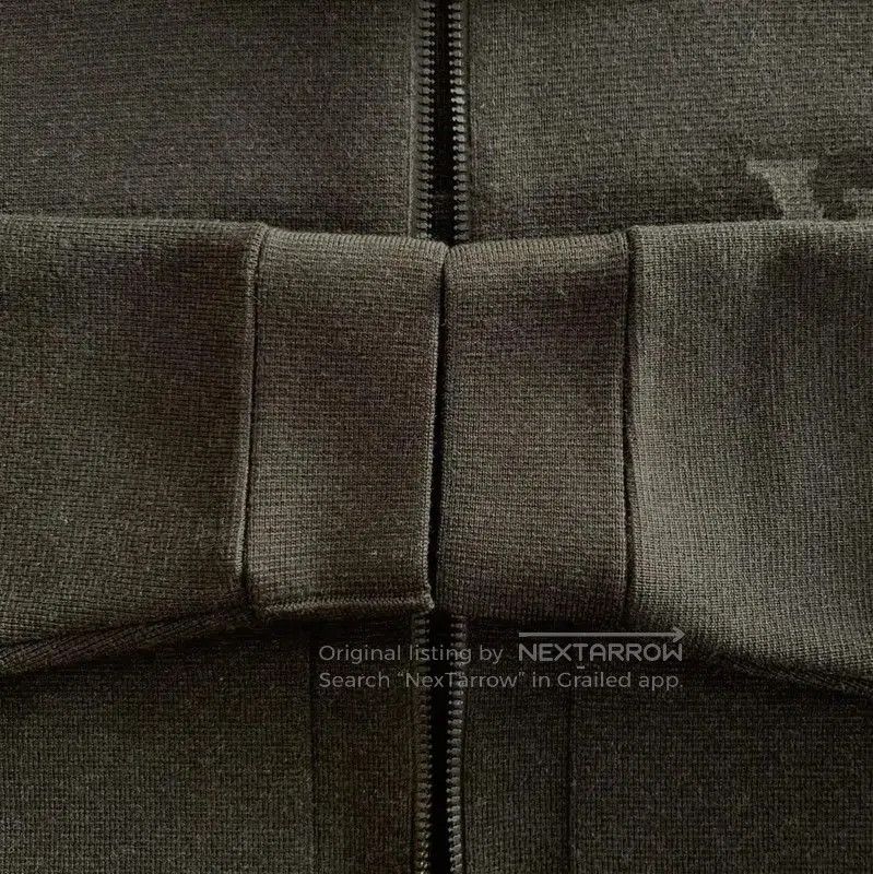 Louis Vuitton Louis Vuitton Men's Wool Winter Jacket in Black . Size US L / EU 52-54 / 3 - 3 Thumbnail