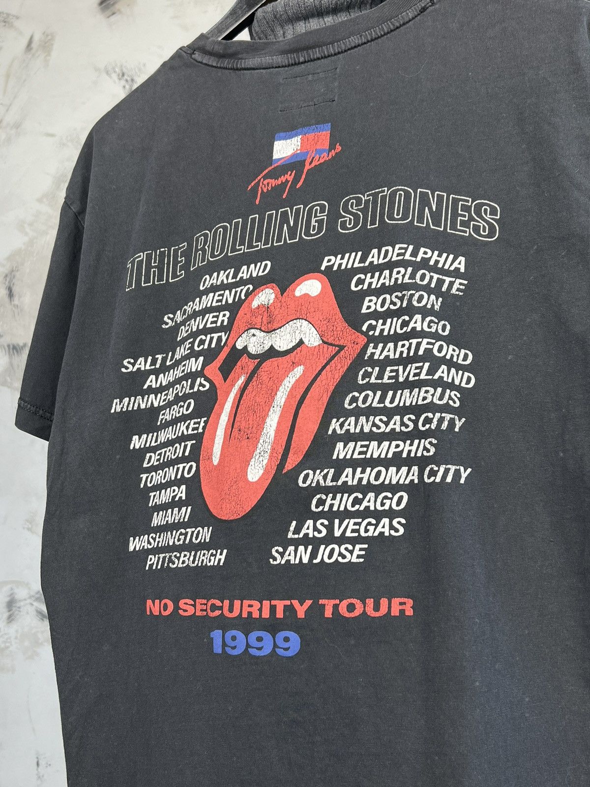 Tommy Hilfiger The Rolling Stones Tommy Hilfiger No Security Tour Shirt M-L Size US L / EU 52-54 / 3 - 7 Thumbnail