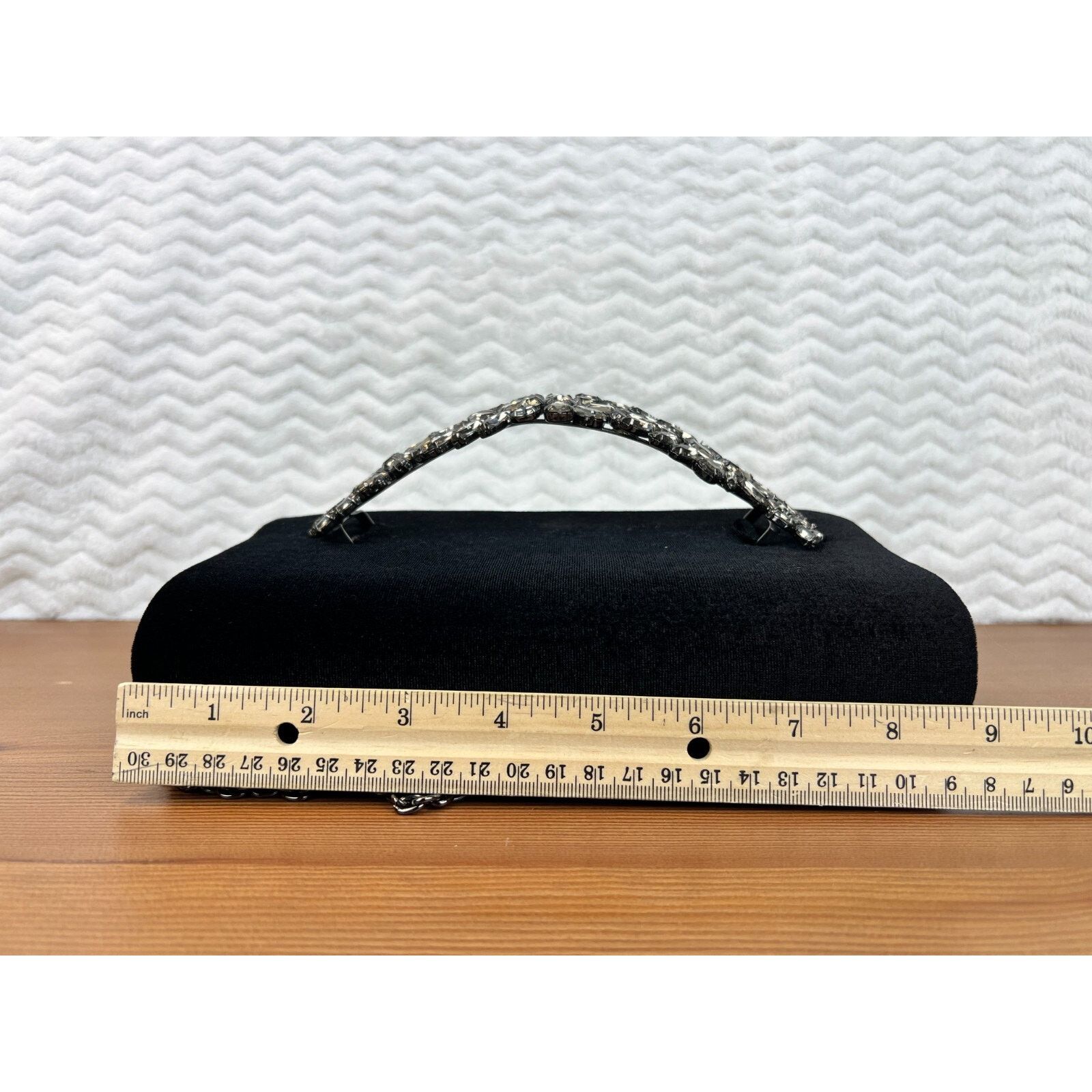 Other Sondra Roberts Velvet Clutch Stone Encrusted Shoulder Chain Size ONE SIZE - 8 Thumbnail