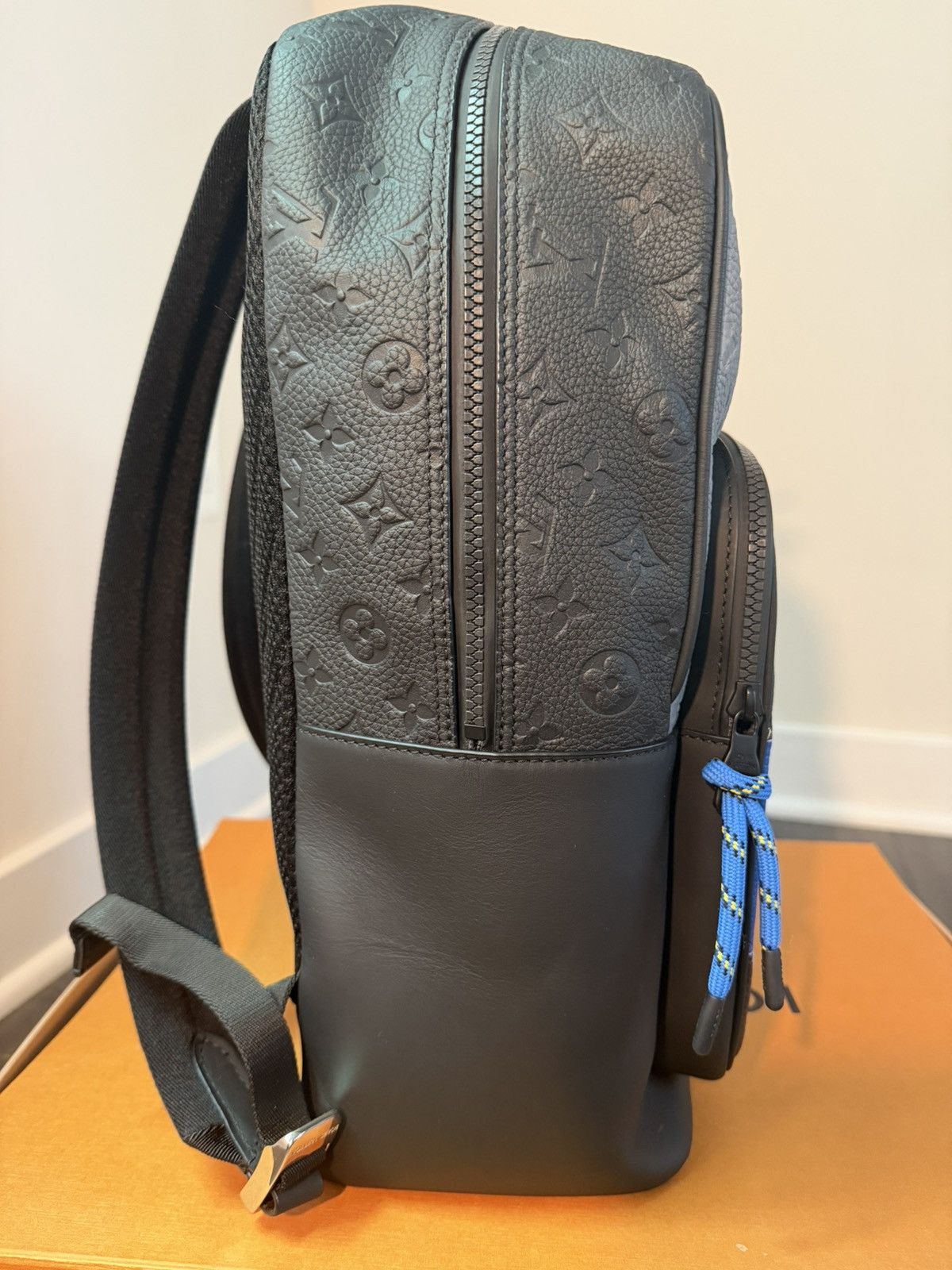 Louis Vuitton Louis Vuitton Discovery Backpack Black Blue Monogram Rare LV Size ONE SIZE - 3 Thumbnail