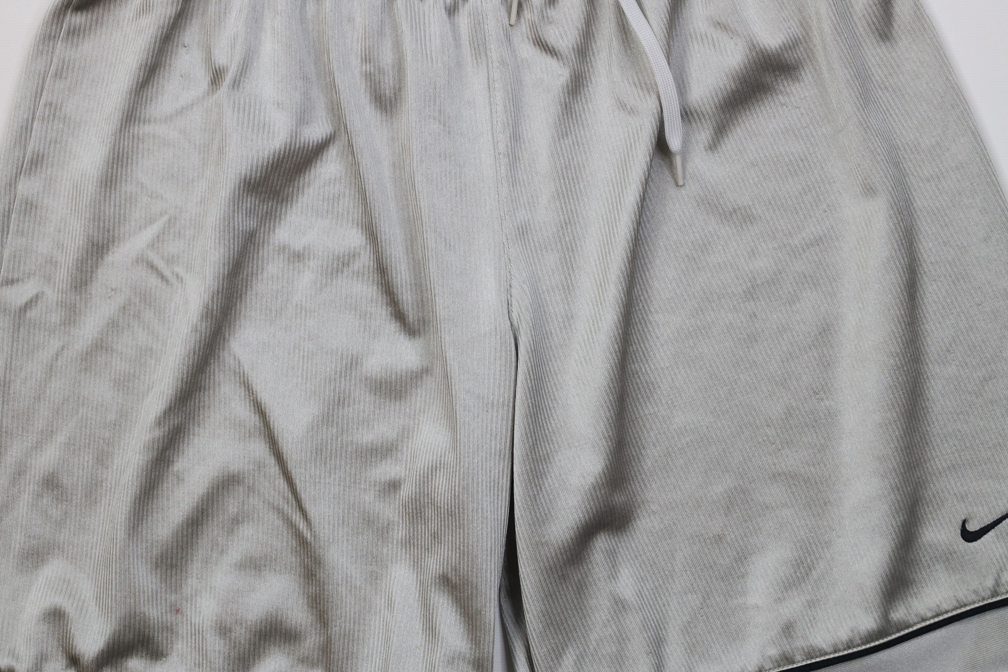 Nike Vintage 90s Y2K Nike Scott Mini Swoosh Dazzle Shorts Silver Size US 32 / EU 48 - 3 Thumbnail