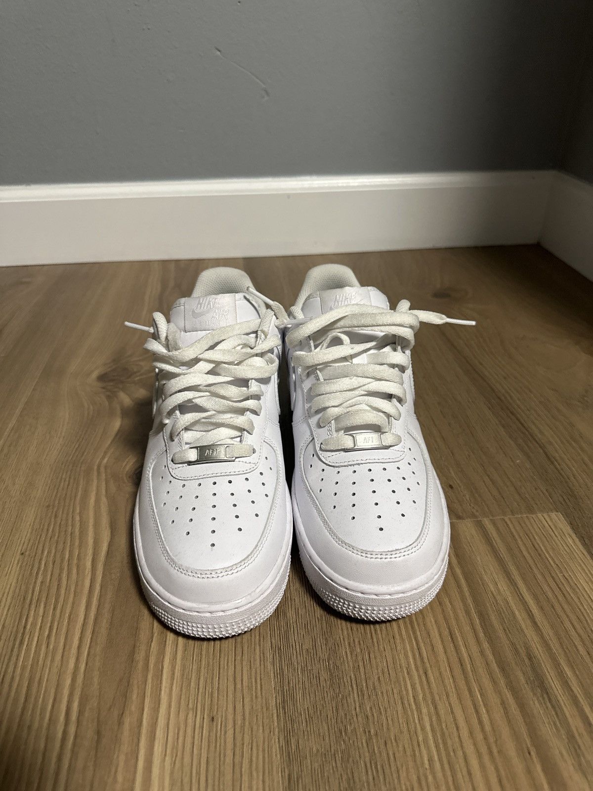 Nike White Air Force 1s Size US 9 / EU 42 - 5 Thumbnail