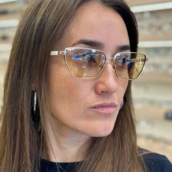 Guess Guess GU00106 21E Sunglasses White/Gold Cat Eye Frame Size ONE SIZE - 8 Thumbnail