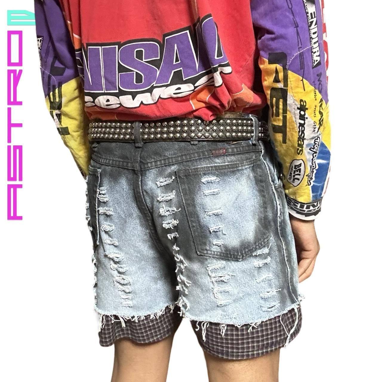 Wrangler ASTROBOI* WRANGLER RIPPED CUT OFF BLUE DENIM SHORTS _ 36" Size US 36 / EU 52 - 5 Thumbnail