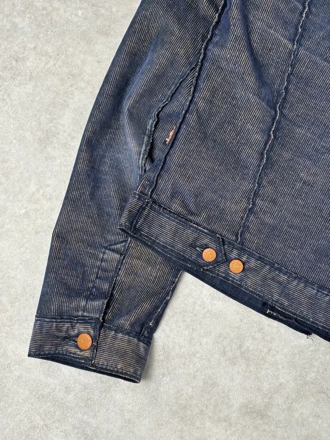 Jean Paul Gaultier 2000s Jean Paul Gaultier Navy Relief Denim Multi-Pocket Denim Jacket Size US S / EU 44-46 / 1 - 8 Thumbnail
