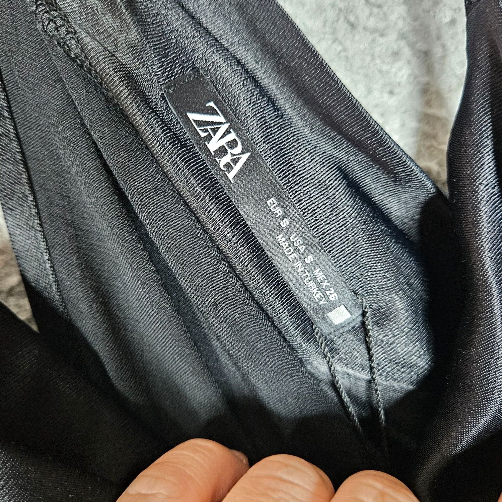 Zara ZARA Women's Black Satin Cowl Neck Crop Top Sleeveless Tank S Regular XS? Size S / US 4 / IT 40 - 6 Thumbnail