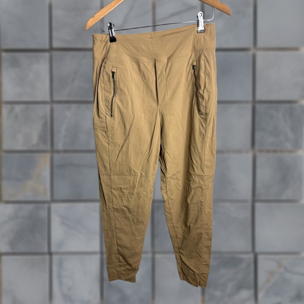 Athleta Athleta Pants Womens 8 Beige Tapered Ankle Pull On Zip Pockets Stretch Hiking Size 30" / US 8 / IT 44 - 1 Thumbnail
