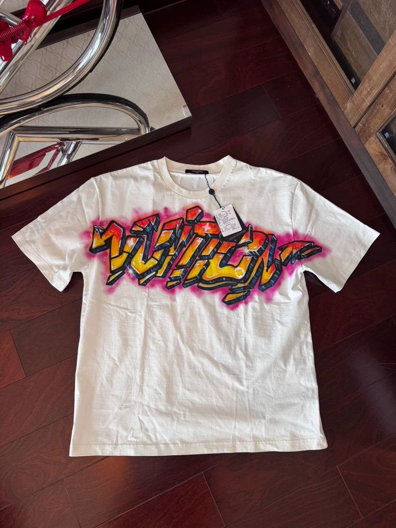 Louis Vuitton Louis Vuitton Graffiti Flame Short Sleeve Size US XXL / EU 58 / 5 - 1 Thumbnail