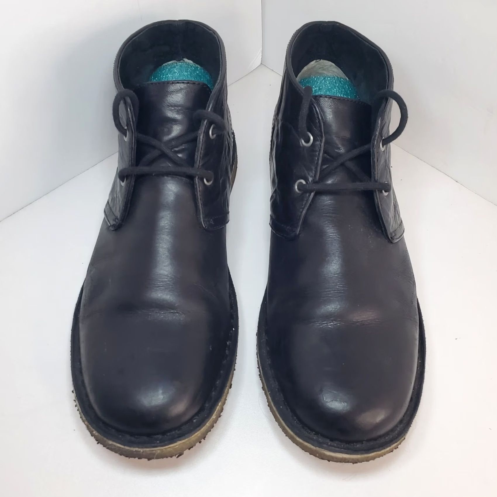 Ugg UGG Leighton Chukka Boots Mens Sz 8.5 Black Leather Ankle Classic Shoes Leather Outsole Cushioned Casual Shoes Mens Size US 9 / EU 42 - 4 Thumbnail