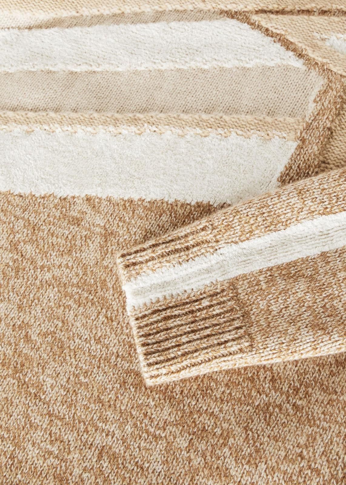 Loro Piana o1srvl11e0825 FAN1704 Turtleneck Sweater in Beige Size M / US 6-8 / IT 42-44 - 7 Thumbnail