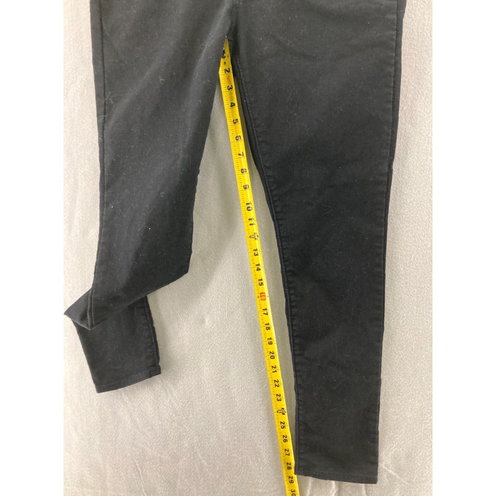 Levi's Levi's 711 Skinny Jeans Womens 32x30 Black Denim Jeans Slim Mid Rise Cotton Blend Regular Color Black 711 Skinny Womens Jeans 32x30 Black Levi's Size 24" / US 00 / IT 34 - 5 Thumbnail