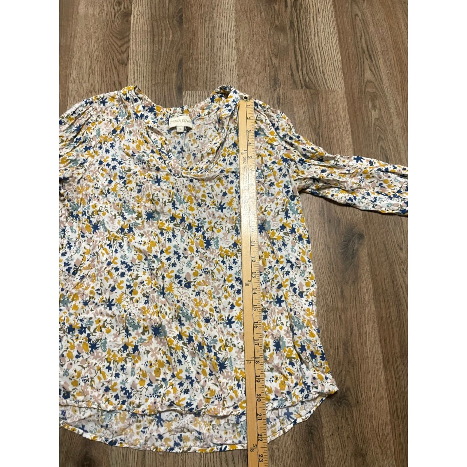 Cynthia Rowley Cynthia Rowley Shirt Women's Size Small Floral V-neck 3/4 Sleeve Multicolor Casual T-Shirt Womens Size S / US 4 / IT 40 - 6 Thumbnail