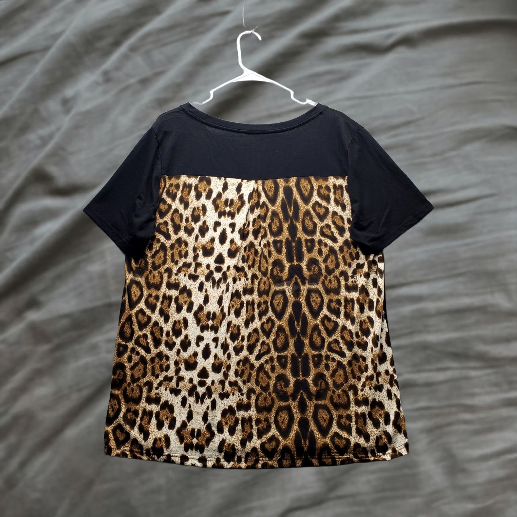 Vintage Blooming Jelly Womens XL Multi Leopard Print Short Sleeve V-Neck Shirt Top Blouse Size XL / US 12-14 / IT 48-50 - 1 Thumbnail