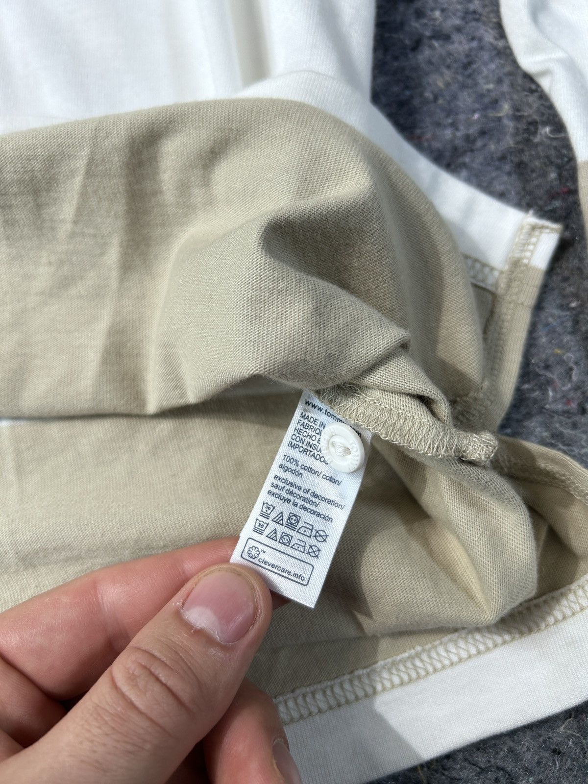 Other Vintage Tommy Hilfiger Rugby Longsleeve Shirt Y2K / L size Size US L / EU 52-54 / 3 - 7 Thumbnail