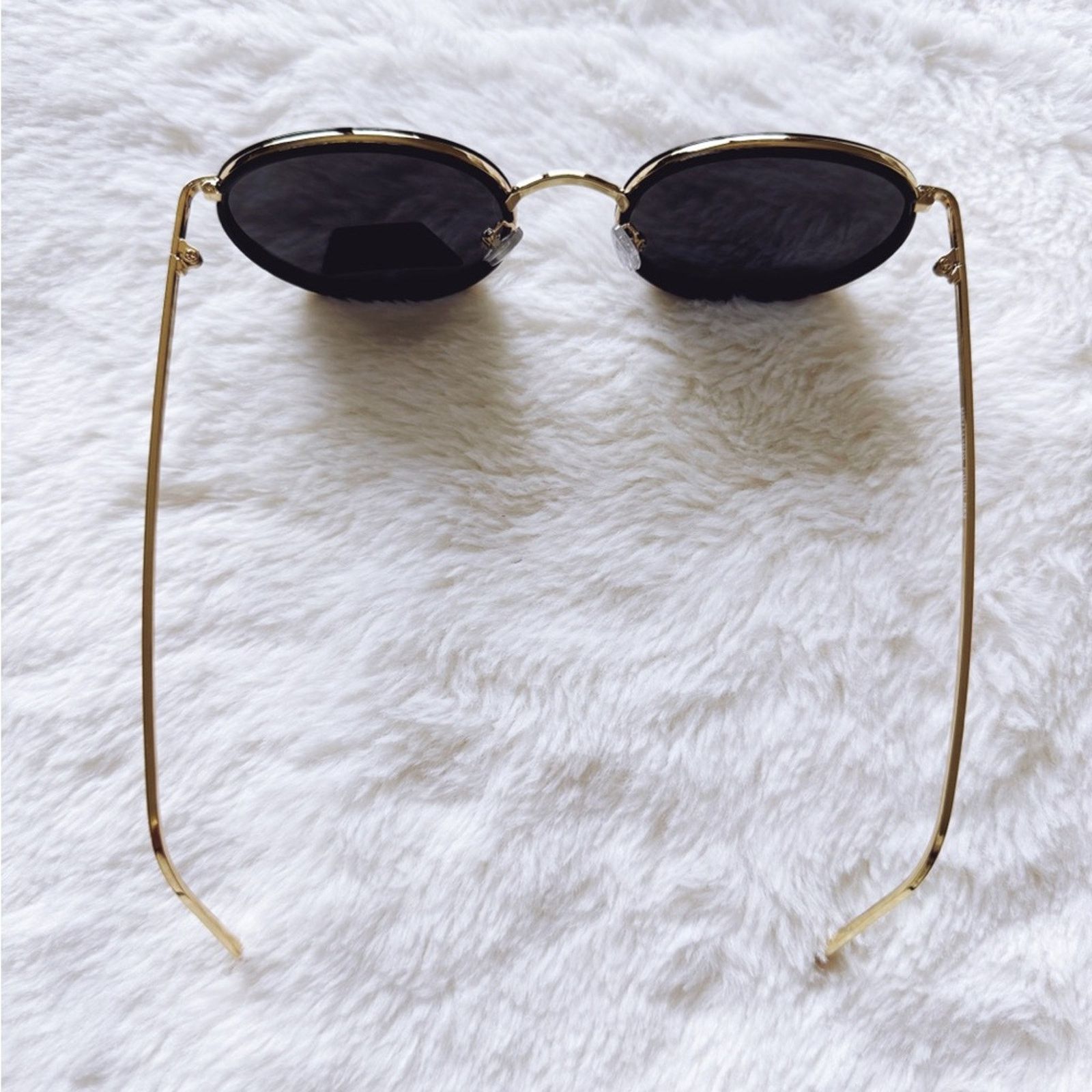 Other Debra Black w/ Gold Rim Round Sunglasses Size ONE SIZE - 7 Thumbnail