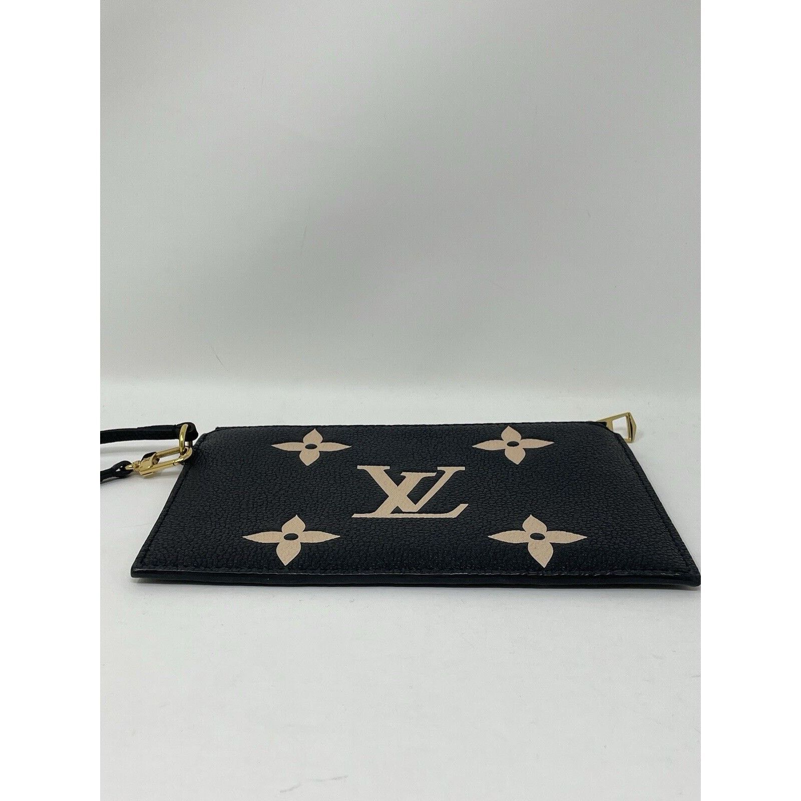 Louis Vuitton Louis Vuitton Empreinte pouch Size ONE SIZE - 9 Thumbnail