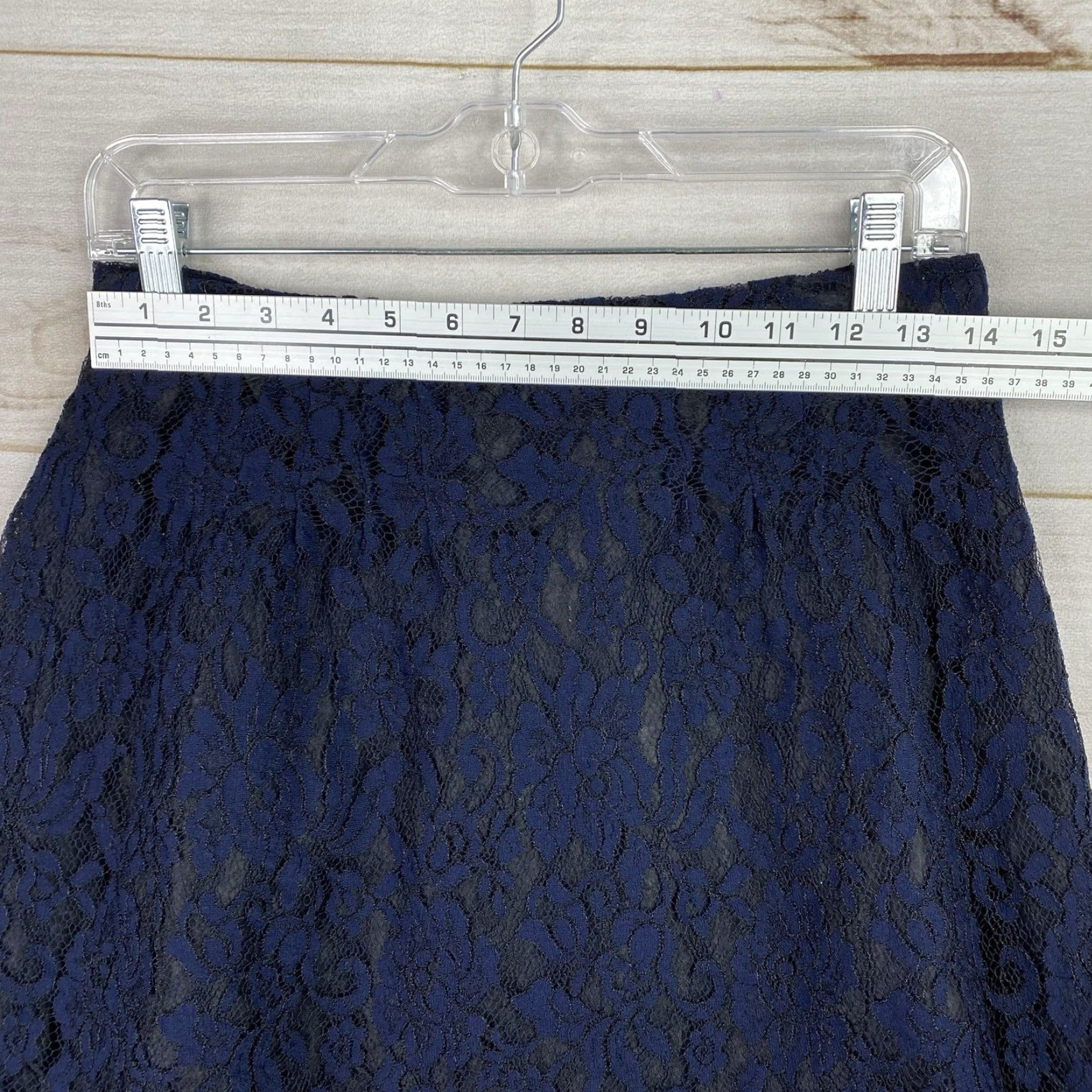 J.Crew J.CREW Mini Skirt Navy Blue Lace Overlay Lined Side Zip Floral Scalloped 2 Womens Skirt Summer Bohemian Fashion Size 26" / US 2 / IT 38 - 5 Thumbnail