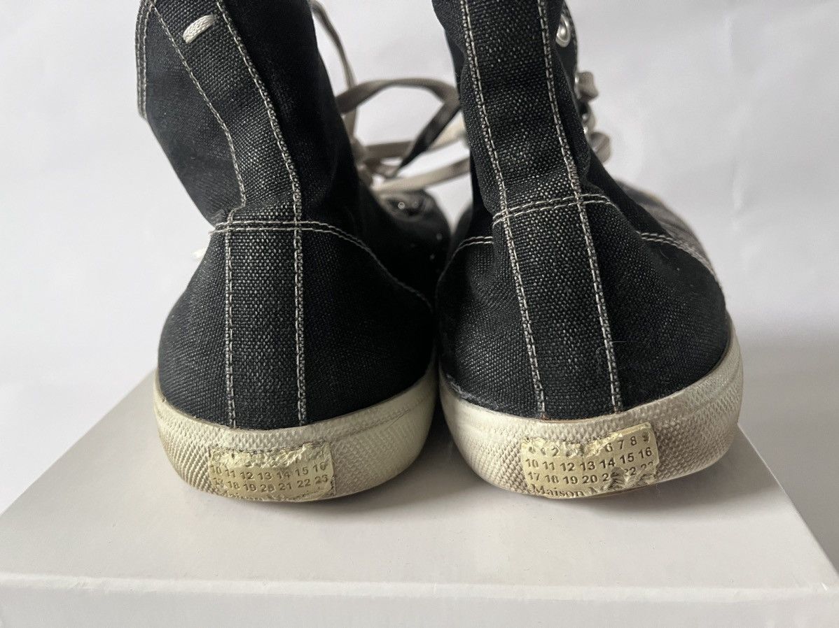 Maison Margiela Maison Margiela Black and White Hi-Top Tabi Sneaker Size US 10 / EU 43 - 2 Thumbnail