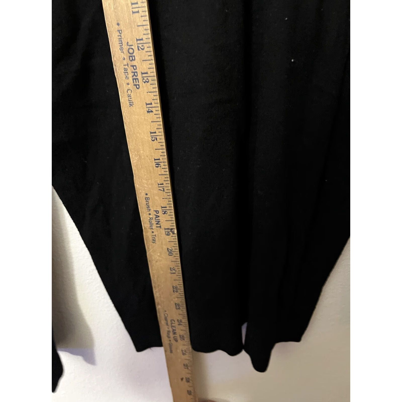 Express VINTAGE Express Black Solid V-Neck Sweater Women Small Pullover Dressy Size S / US 4 / IT 40 - 4 Thumbnail