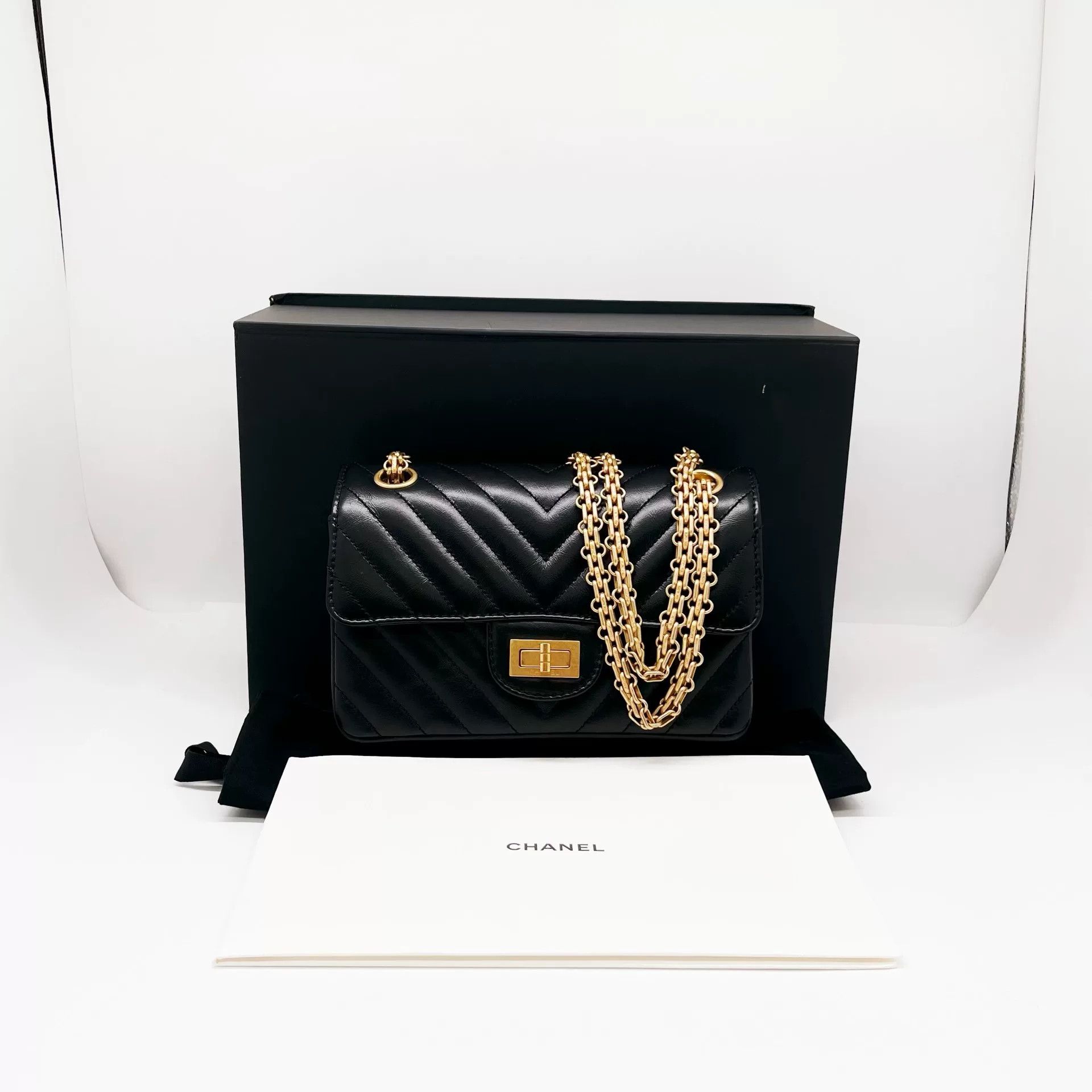 Chanel Pre-loved Bag Very good condition Size ONE SIZE - 1 Thumbnail